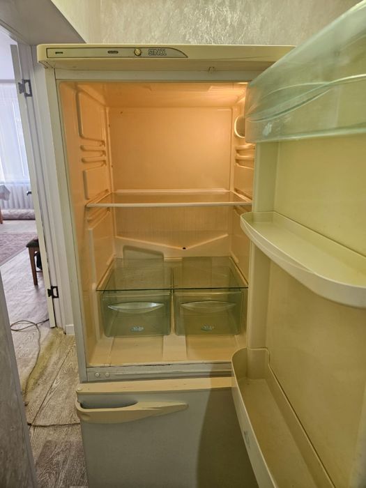 Холодильник продается