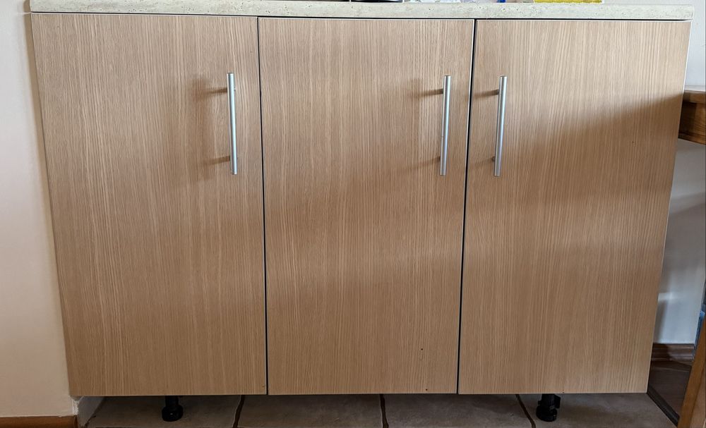 3 dulapuri de bucatarie spatioase