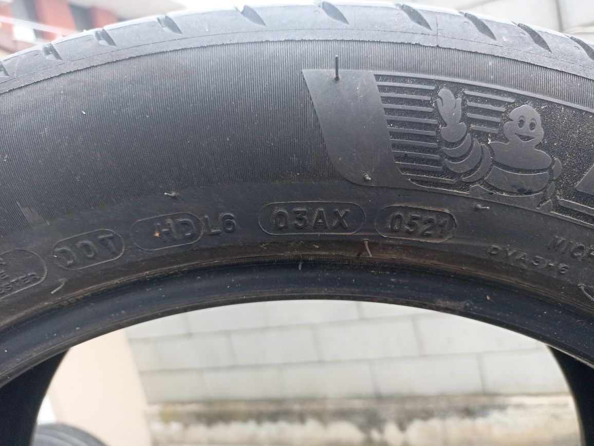 Vând anvelope Michelin vară 215/55 r18