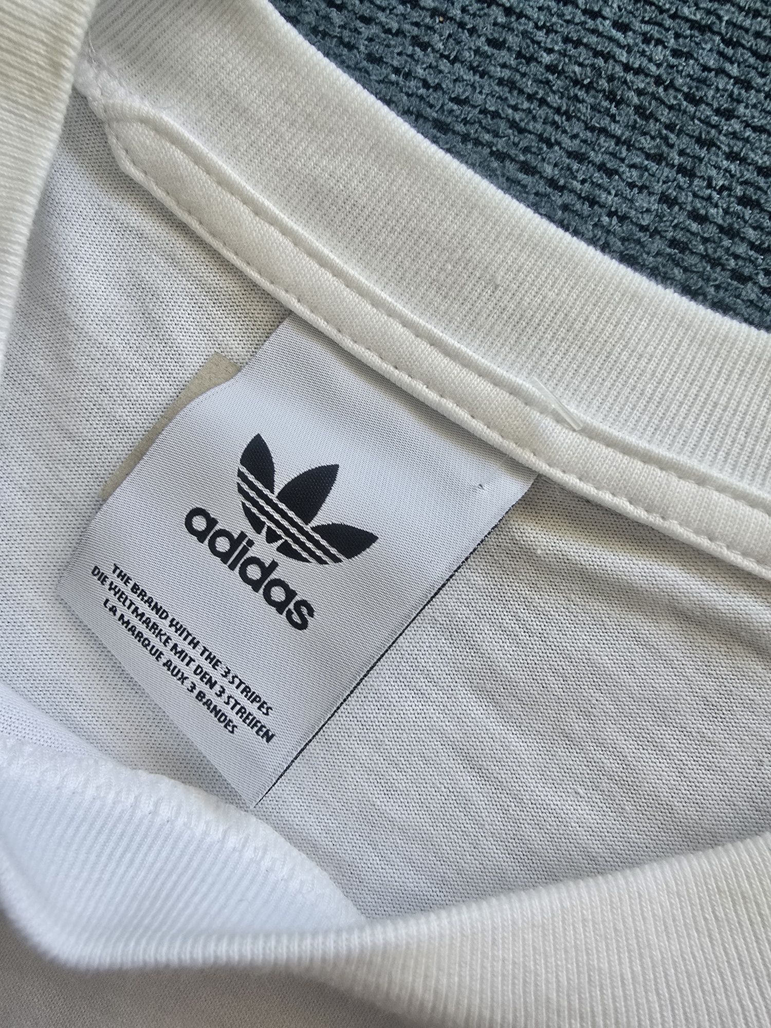 Нова Adidas тениска S размер