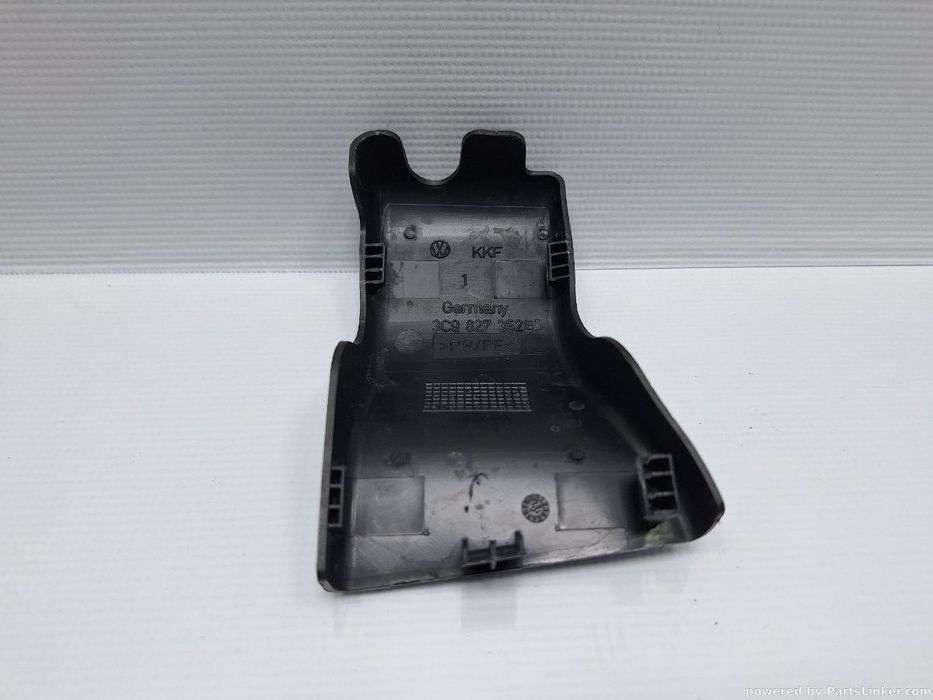 Capac balama haion dreapta VOLKSWAGEN PASSAT (365) [ 2010 - 2014 ] 1.6 TDi BlueMotion (CAYC) 77KW|105HP OEM 3C9827352B