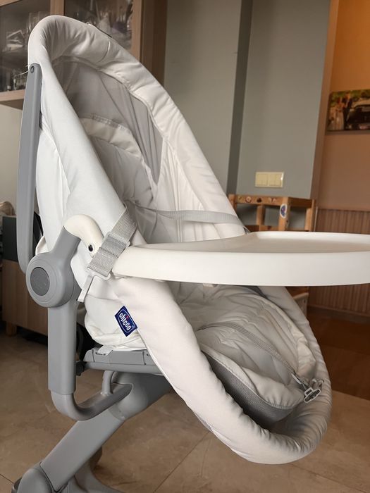 Baby Hug Air 4в1 - креватче, шезлонг, стол за хранене