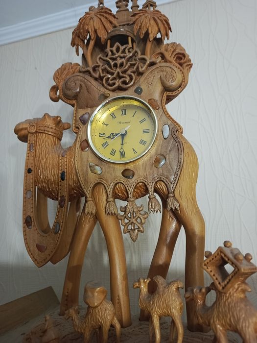 Деревянные часы ручной работы