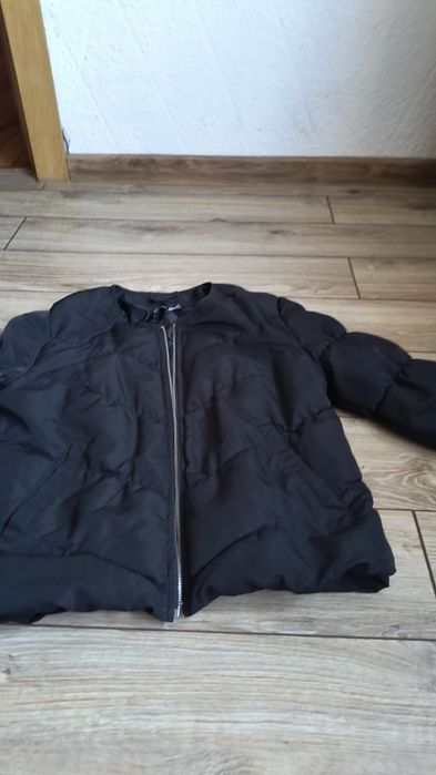 Geacă pentru primăvară toamnă, in stare foarte bună,