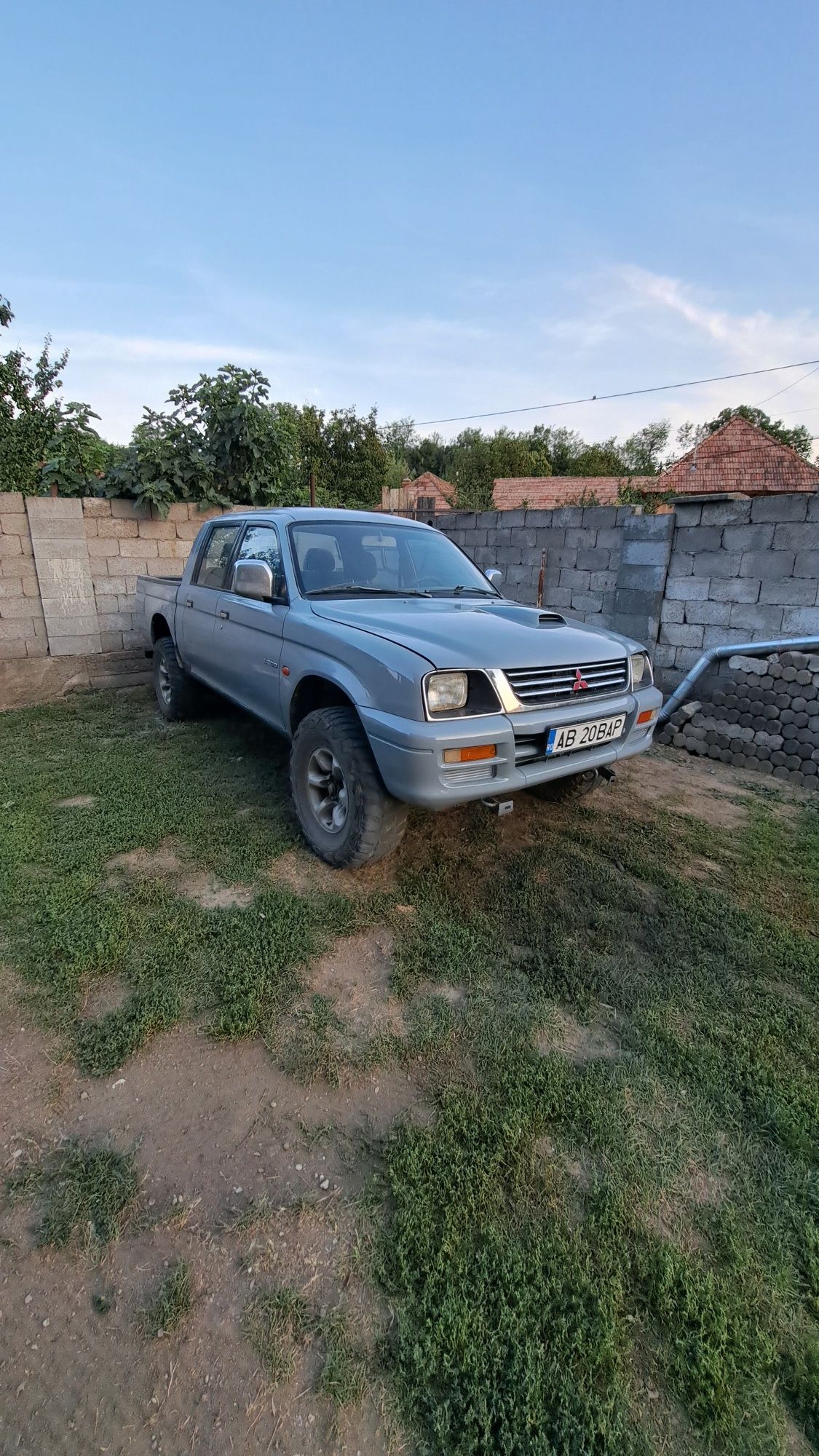 Mitsubishi l200 pompa clasica