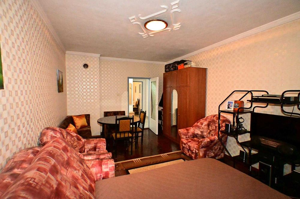 Продава се Тристаен апартамент в Перник, Изток - 88 кв.м за 1478 €/кв.м - Снимка #1