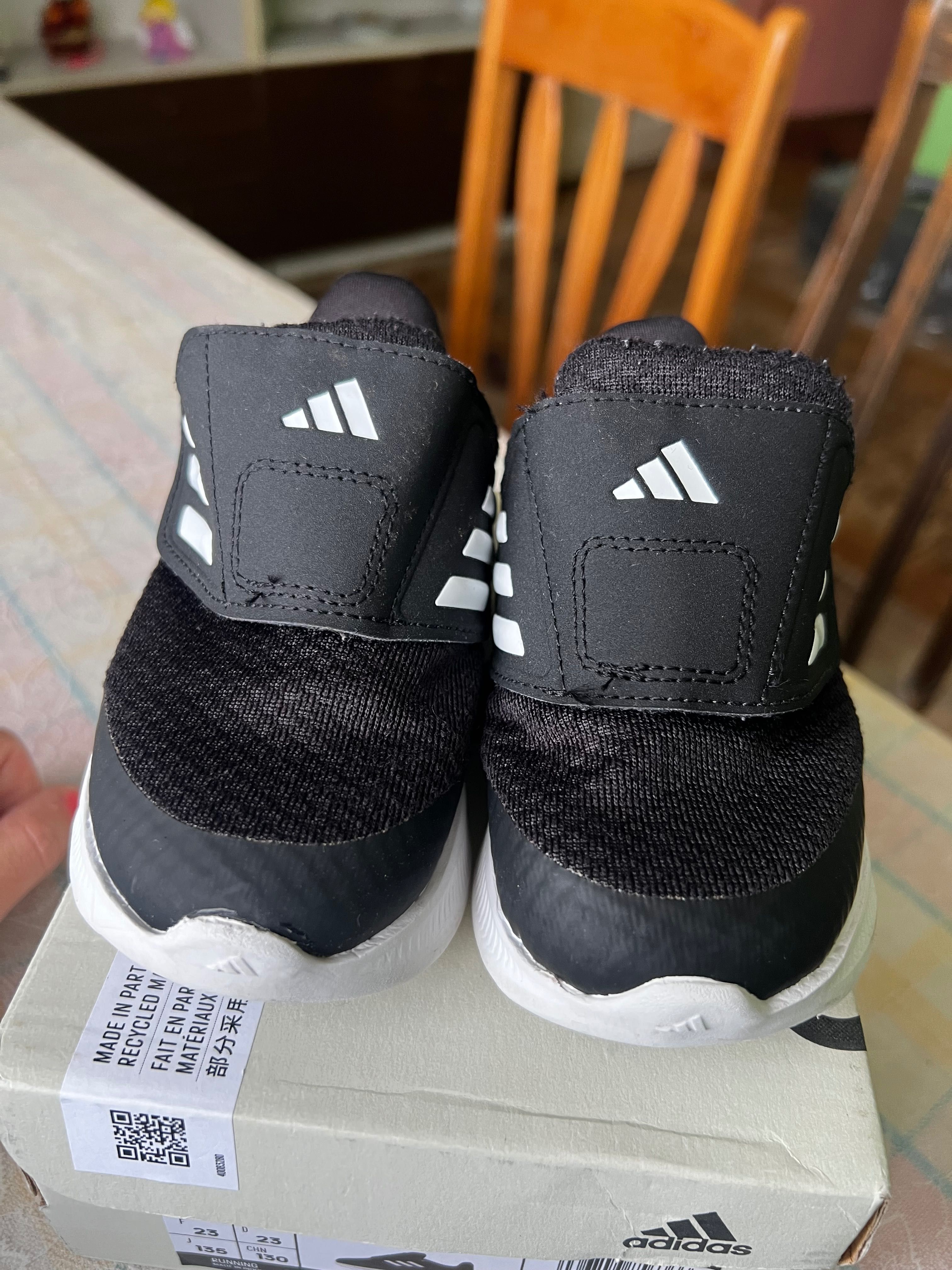 Детски маратонки adidas runfalcon
