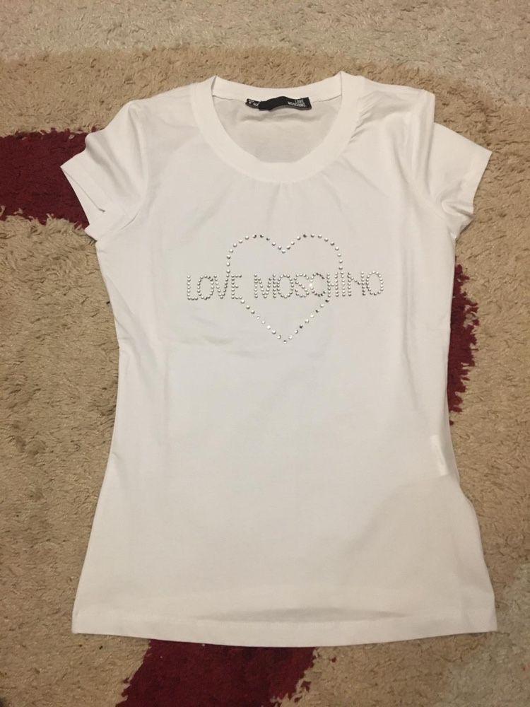 Tricou Love Moschino!