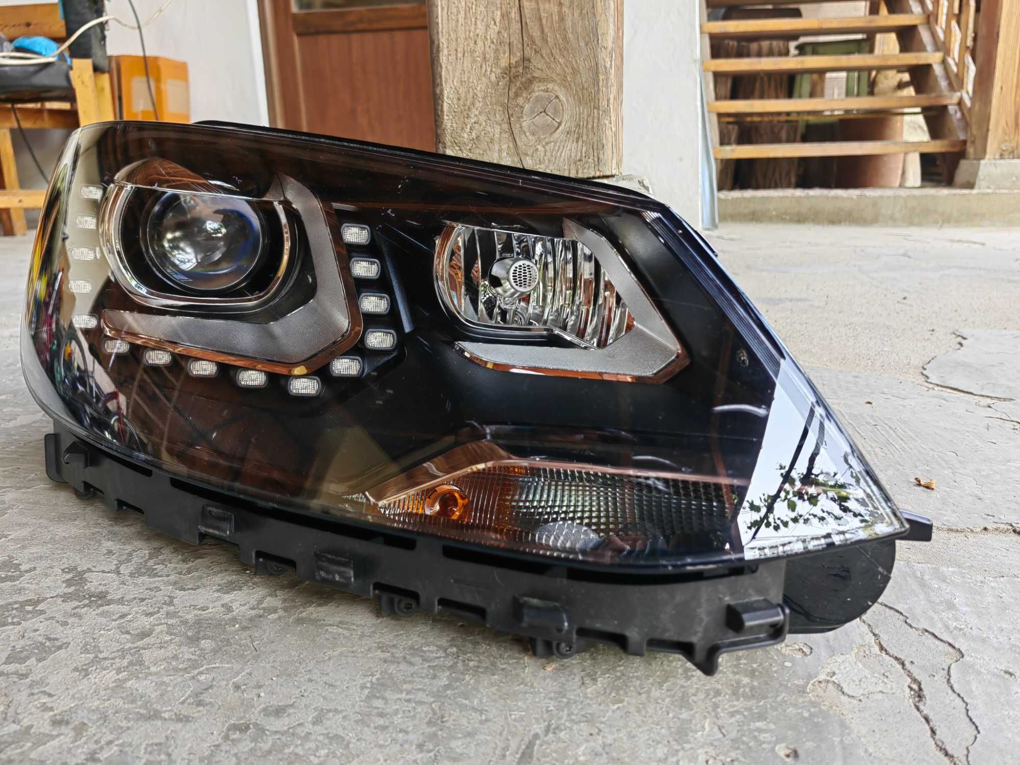 Фар VW Sharan Bi-Xenon LED десен / Фар Шаран / Фар Sharan Оригинален