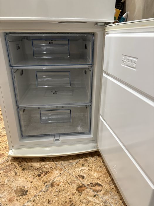 Хладилник с фризер AEG два комп.