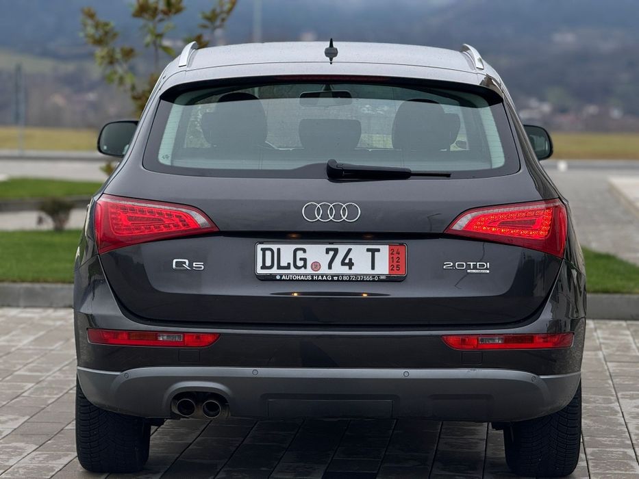 Audi Q5 S-line 2.0TDI 170CP 2010 Adus azi din Germania