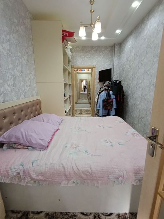 2 xonali kvartira sotiladi