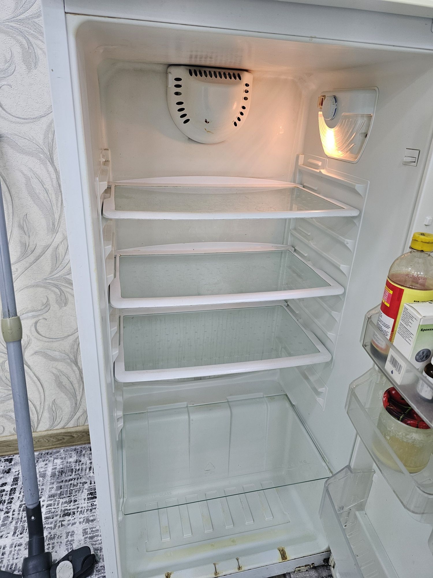 Срочно продам свой Холодильник полный рабочем состоянии все Родной
Сво