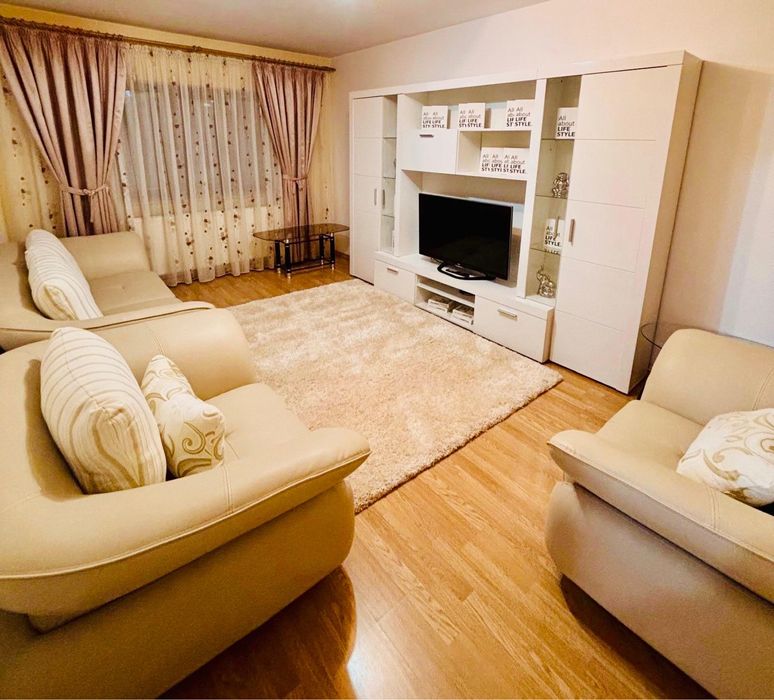 Inchiriez apartament cu 3 camere in Mioveni, zona Robea