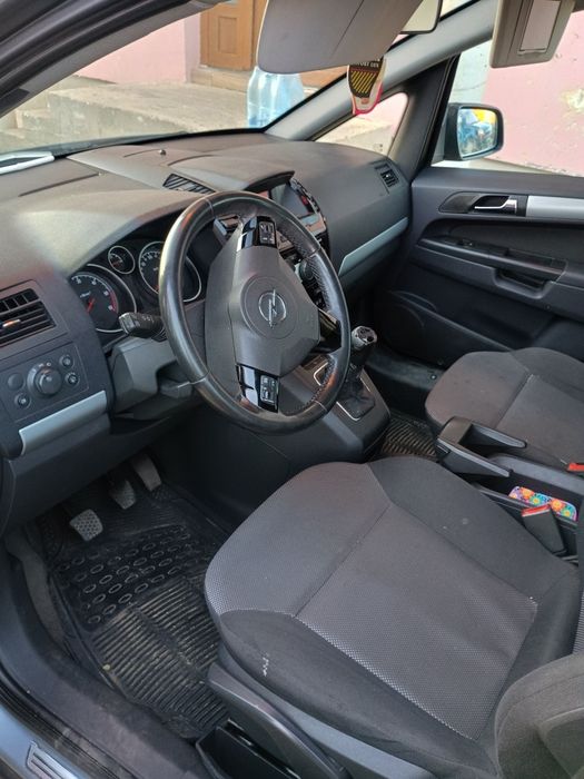 Vand Opel Zafira b din 2011