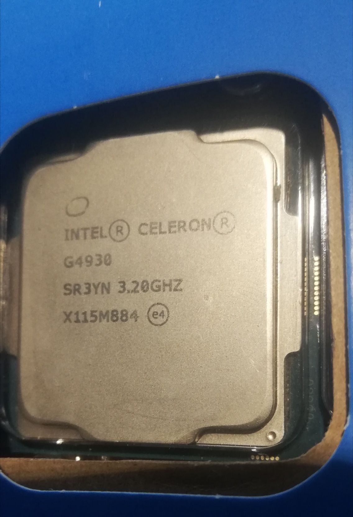 Procesor intel gen 9, G4930 3.2GHz socket 1151v2, video integrat