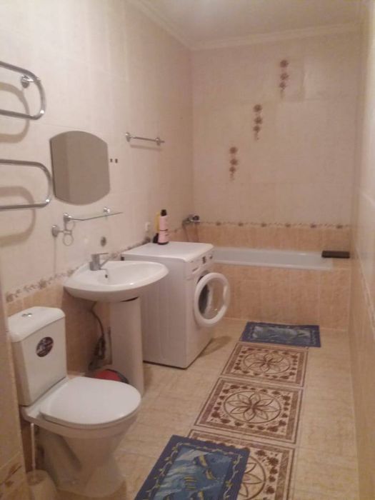 Кора камиш 2/4 ижара оилага Беруни метро якин ичи пустой уй