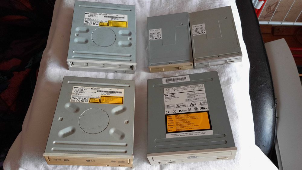 CD RW, DVD RW записвачка за настолен компютъри, Floppy Disc устройство