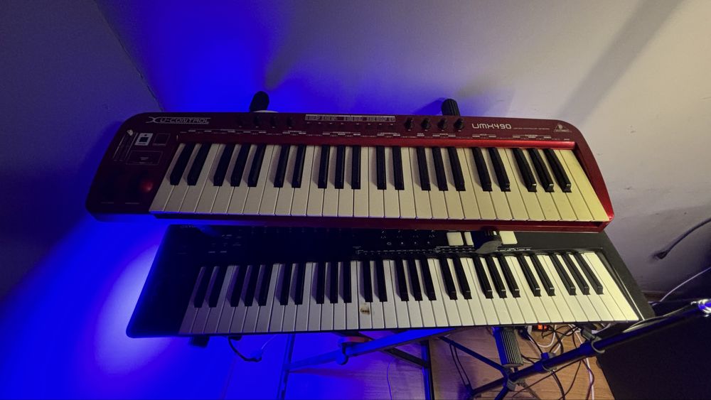 MIDI-клавиатура Behringer U-Control UMX490