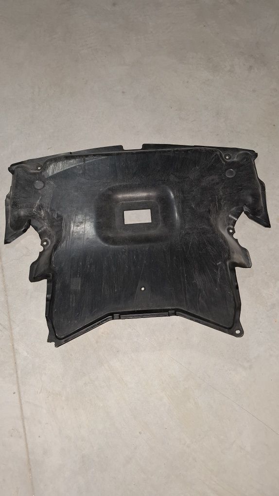 Кора под двигател mercedes c clas w203