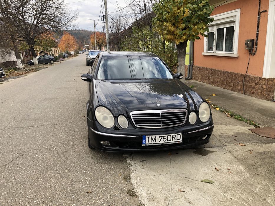 Mercedes Benz E220