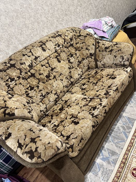 Отдам даром диван  1,5м    Самовывоз