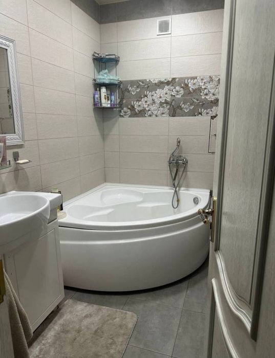 Хонадон сотилади! Сергели 2, 3 хонали, 5-кават. Ремонт яхши