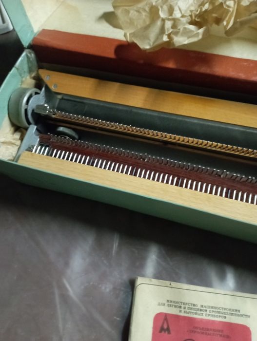 Вязальная машина.Недорого.