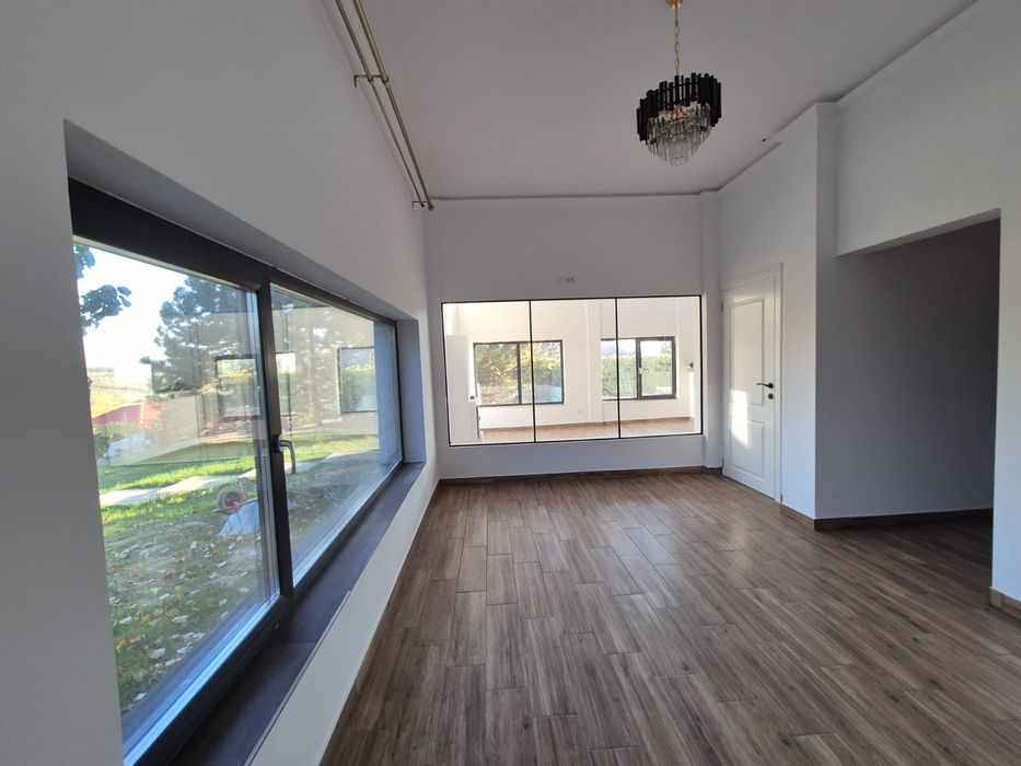 Proprietar,vand vila in Hlincea,170 mp,1500 mp teren,aer curat,liniste