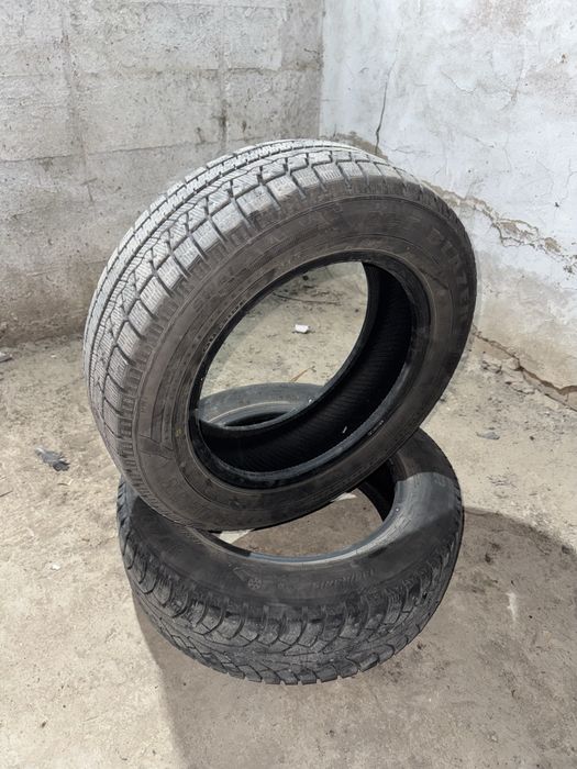 Шина зимние б/у.