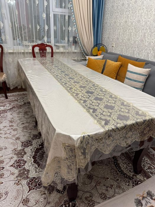 Продаётся стол гостинный.