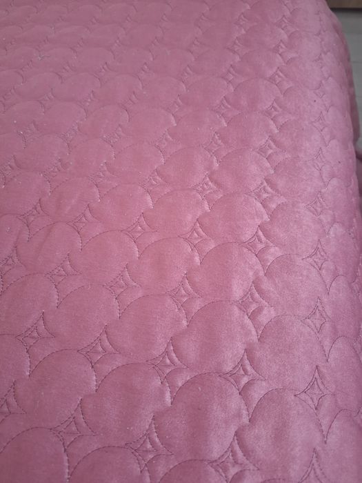 Покривало за легло капитонирано размер 235/220см