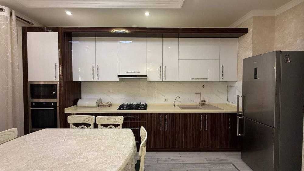 Ор. Малика базар, 3/2/8, 111 м2, с ремонтом, с обстановкой. 139 000$.