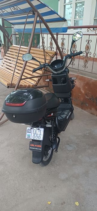 Ачки Скутер сотилади