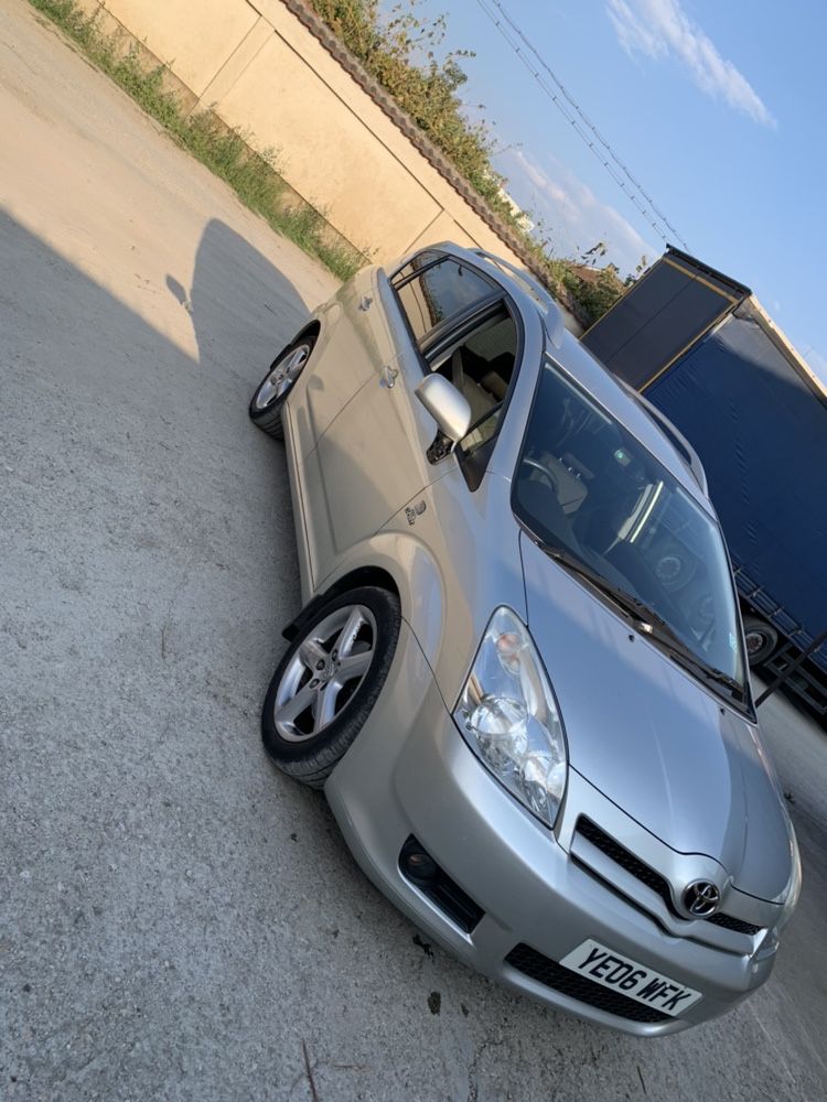 На Части Toyota Corolla Verso 2.2 177 D-Cat Корола Версо T180