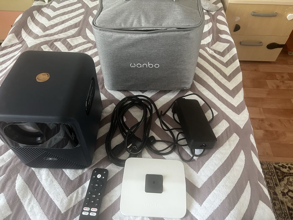Проектор Wanbo Mozart 1 pro.