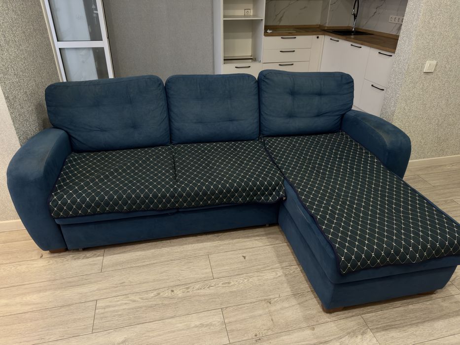 Угловой диван в гостиную