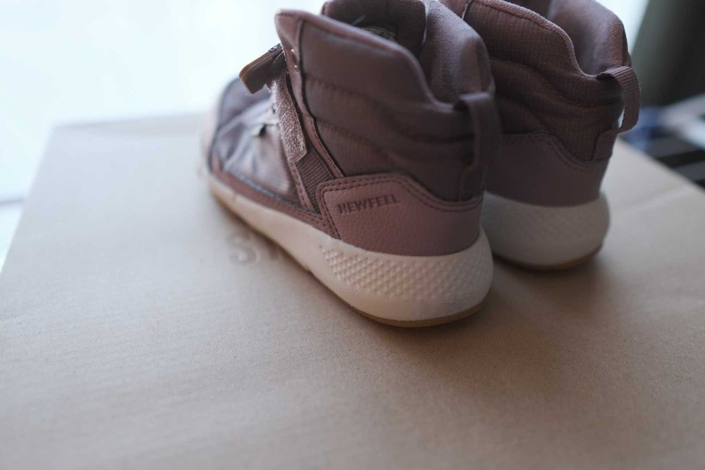 Nike Air и непромокаеми Боти за момичета