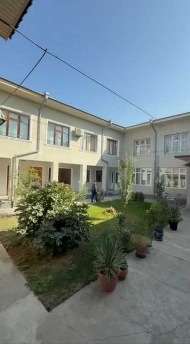 Срочно продается Участка Чиланзар, 4,9 сотих, 7-хона, 2-этаж.