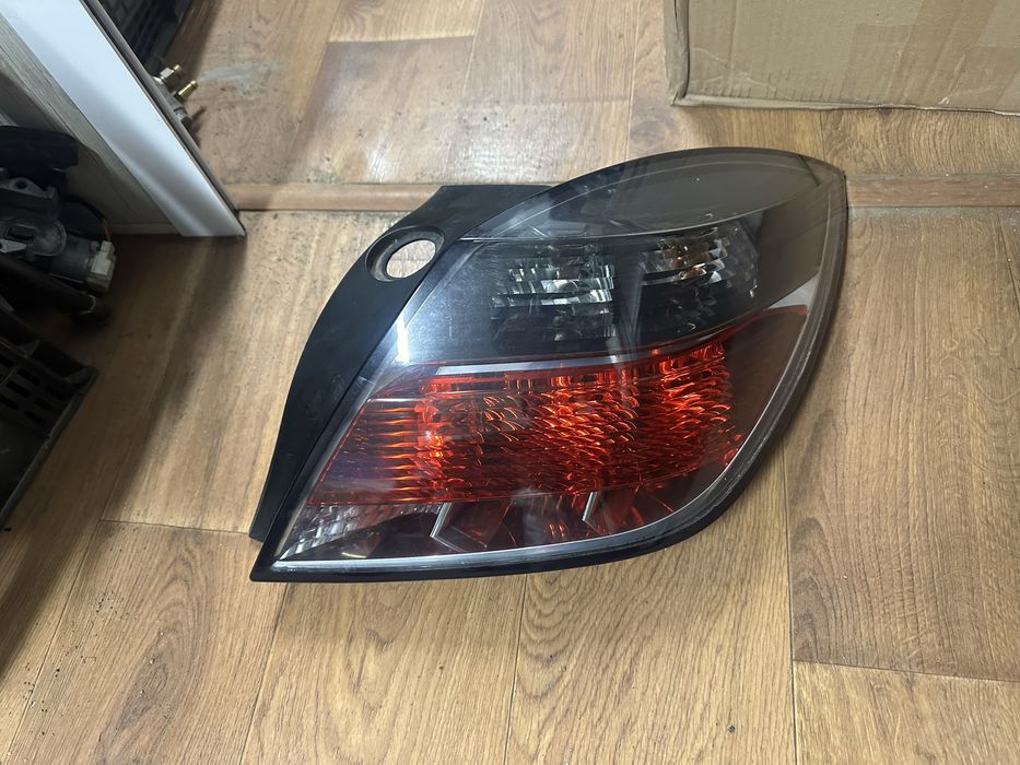 Десен стоп за Опел Астра GTC