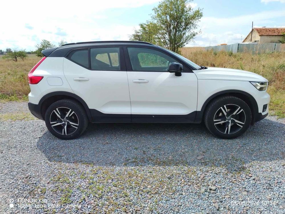 Волво XC 40  2020 година 2.0 дизел 150 коня автомат