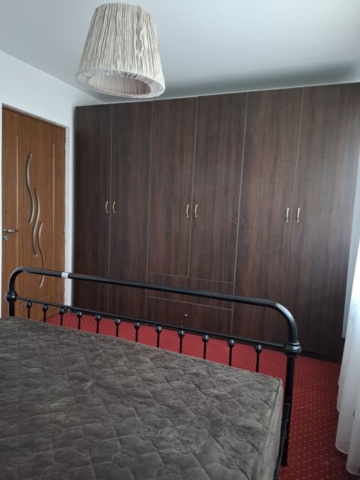 Închiriere apartament 3 camere