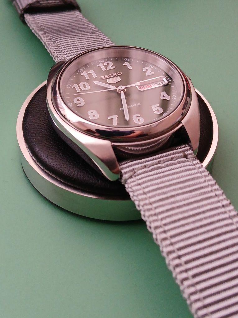 Часовник Seiko 5