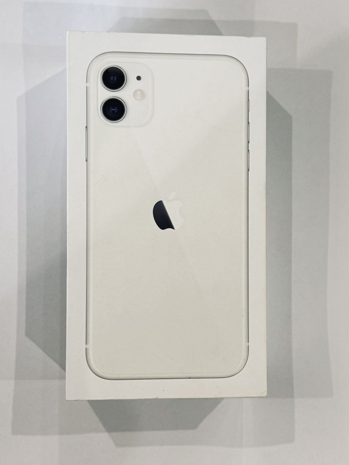 iPhone 11 64 GB WHITE