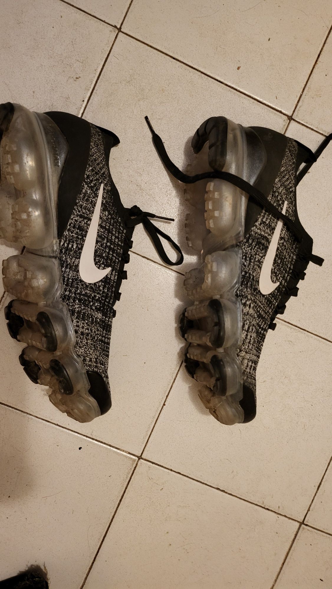 Маратонки Nike VaporMax размер 44.5 няма скъсано или спукано