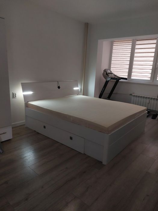 Висока Спалня Led Осветление Чекмеджета Подматрачна Рамка Матрак