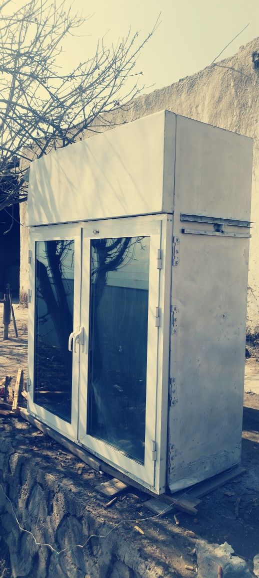 Холодильник большой
