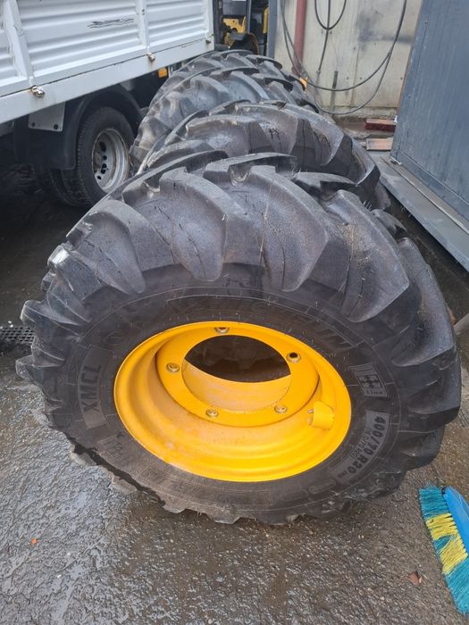 Roti jcb 400/70R20 Michelin