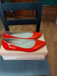 Продаётся в отличном состояний женская туфли VANILLA MOON