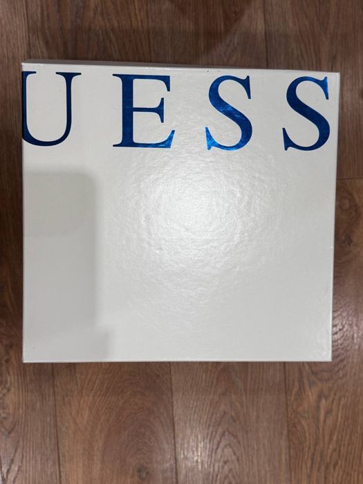 Оригинални боти Guess